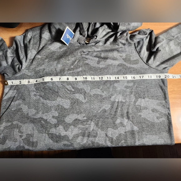 Jane & Delancy Camo Women's Hoodie - Picture 8 of 8